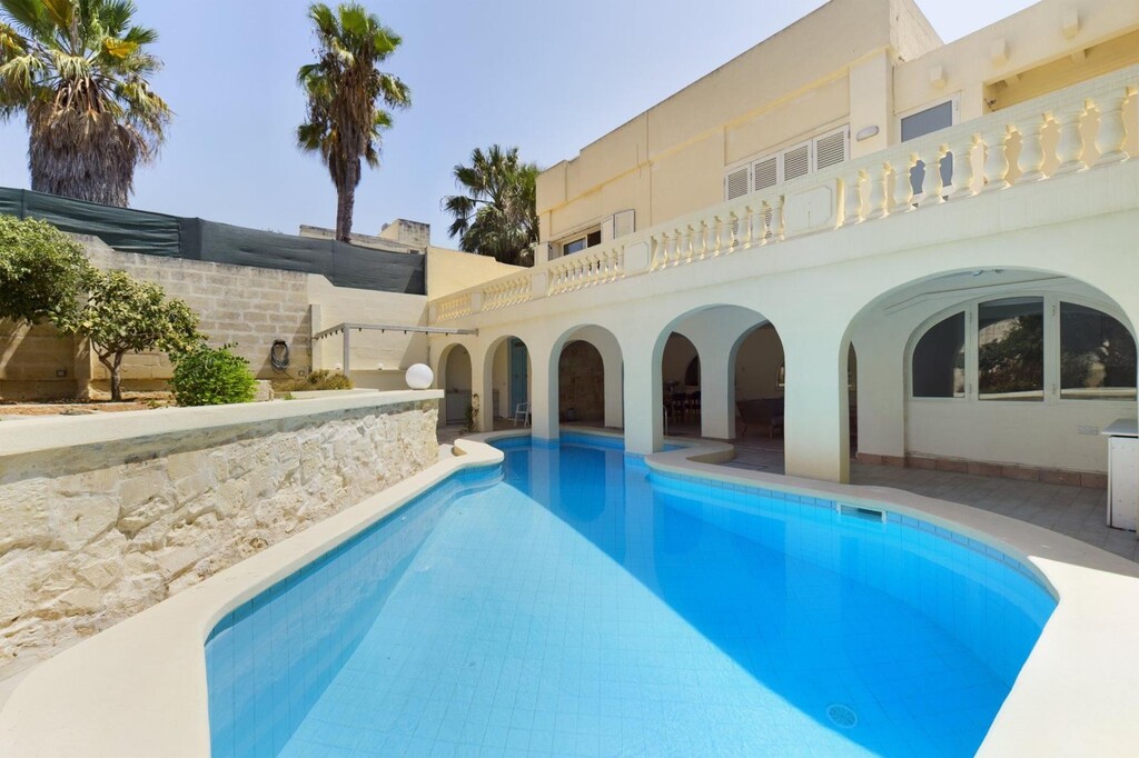 Attard-villa-for-rent-christies-malta